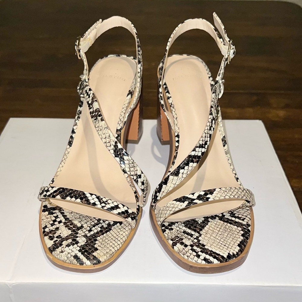 H BY HALSTON Cream & Black Snakeskin Vegan Leather Block Heel Sandals - Size 7